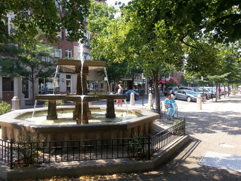 Giddings Plaza Fountain